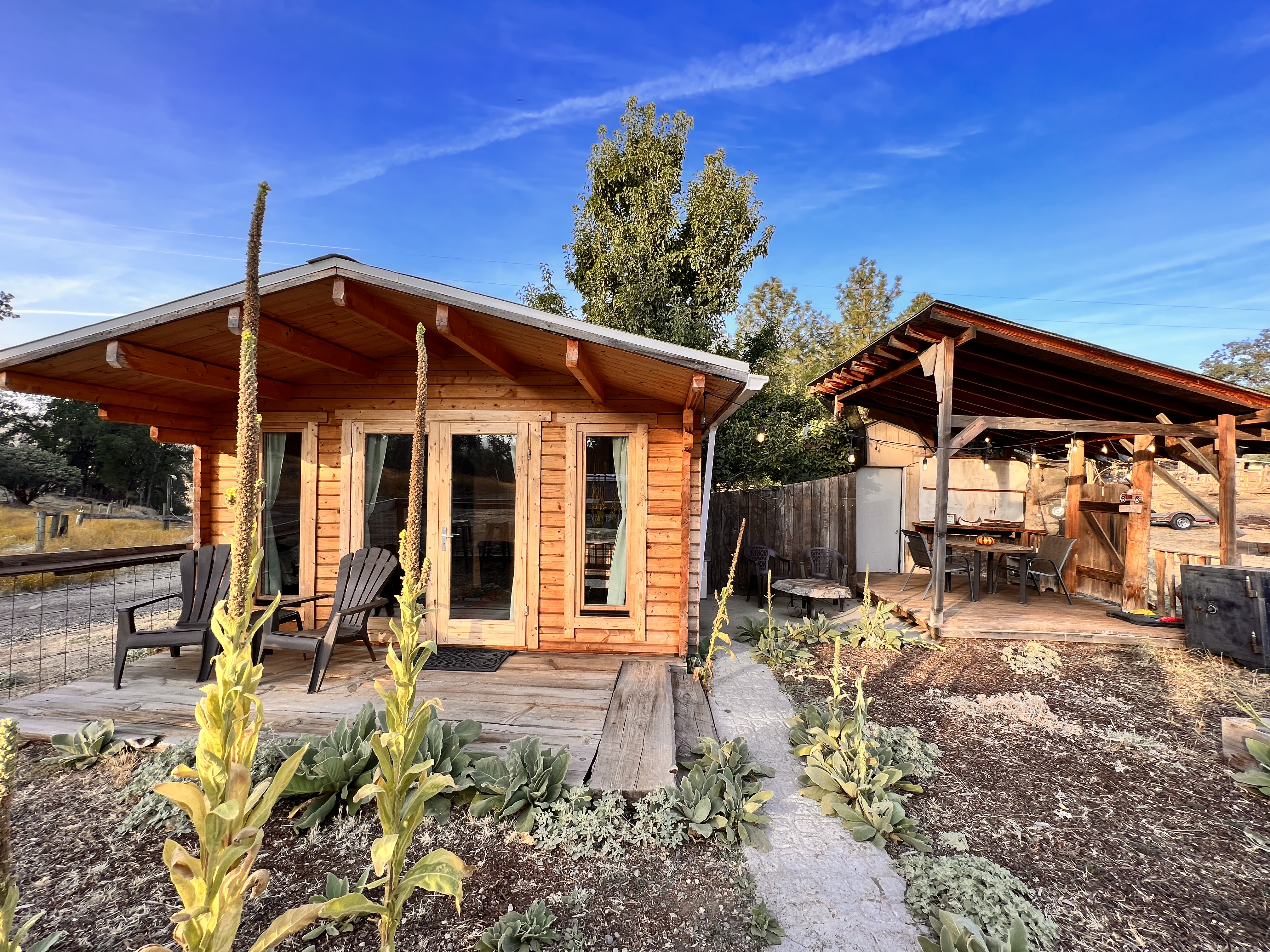 Cozy Farmyard Cabin Near Yosemite – Coarsegold, California